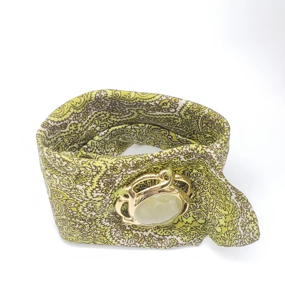 Vintage Handmade 100% Floral Silk & Metallic Green Medallion Bracelet - Picture 3 of 7